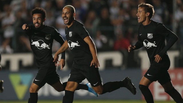 Ytalo marcou o primeiro gol da vitória do Bragantino