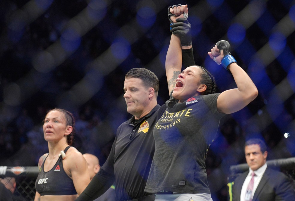 Amanda festeja vitória sobre Cyborg — Foto: Gary A. Vasquez-USA TODAY Sports/Reuters