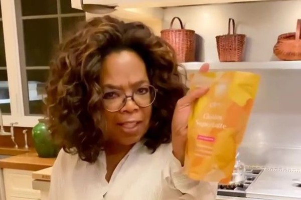 O post da atriz e apresentadora Oprah Winfrey promovendo a marca de café de Meghan Markle  (Foto: Instagram)