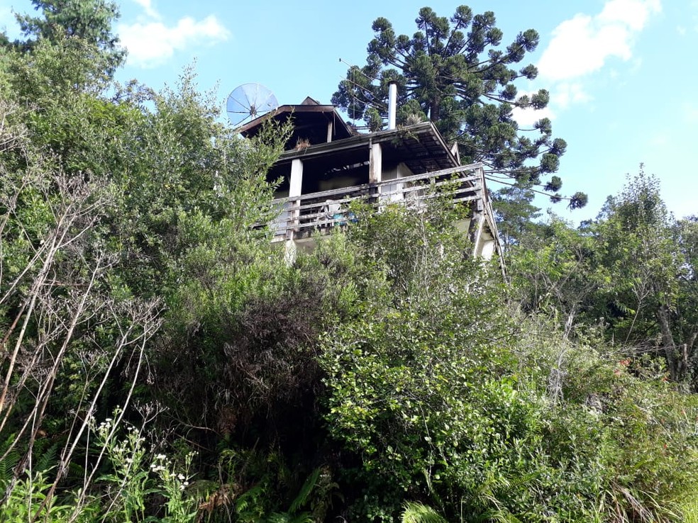 Incêndio em casa mata idosa carbonizada em Campos do Jordão — Foto: Defesa Civil/Divulgação