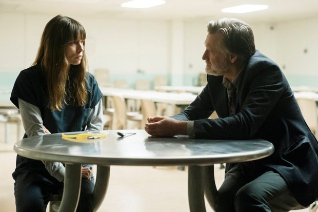 THE SINNER -- "Part III" Episode 103 -- Pictured: (l-r) Jessica Biel as Cora Tannetti, Bill Pullman as Detective Harry Ambrose -- (Photo by: Peter Kramer/USA Network) (Foto: Peter Kramer/USA Network)