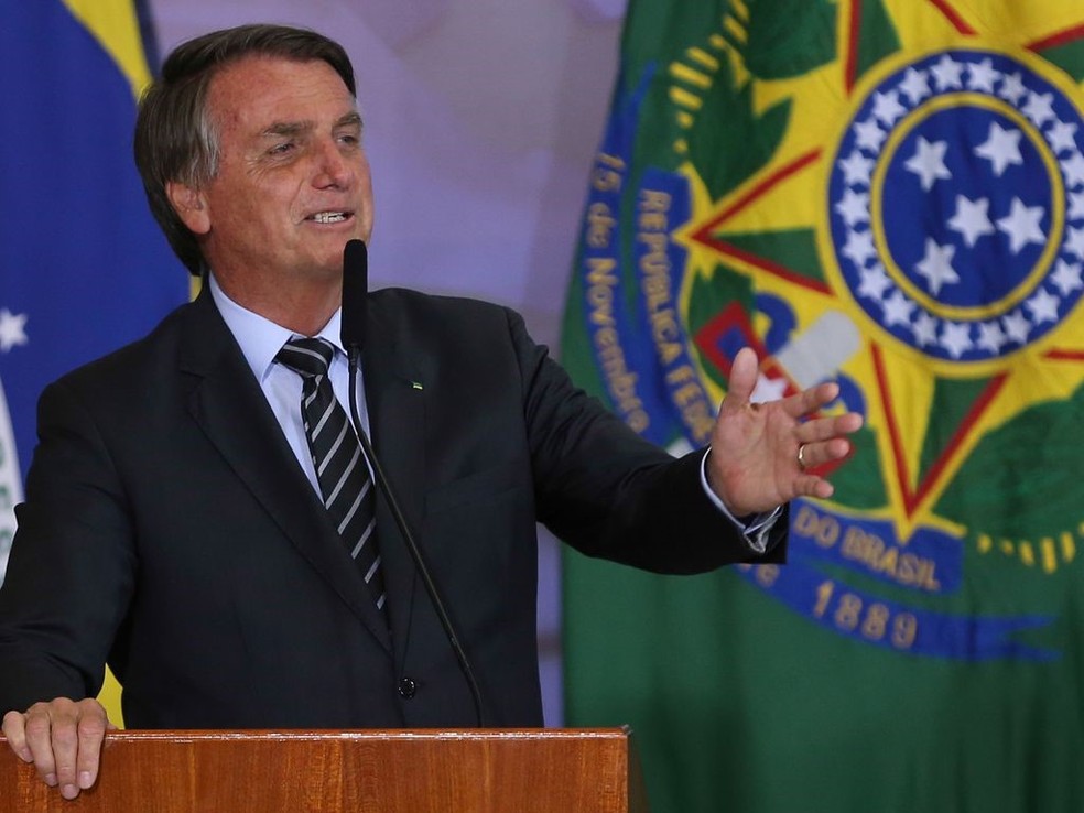 Presidente Jair Bolsonaro discursa no Palácio do Planalto em cerimônia de entrega de prêmio do Ministério das Comunicações — Foto: Fabio Rodrigues Pozzebom / Agência Brasil