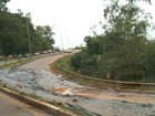 Asfalto cede em rodovia que liga BH a Nova Lima e deixa trânsito lento