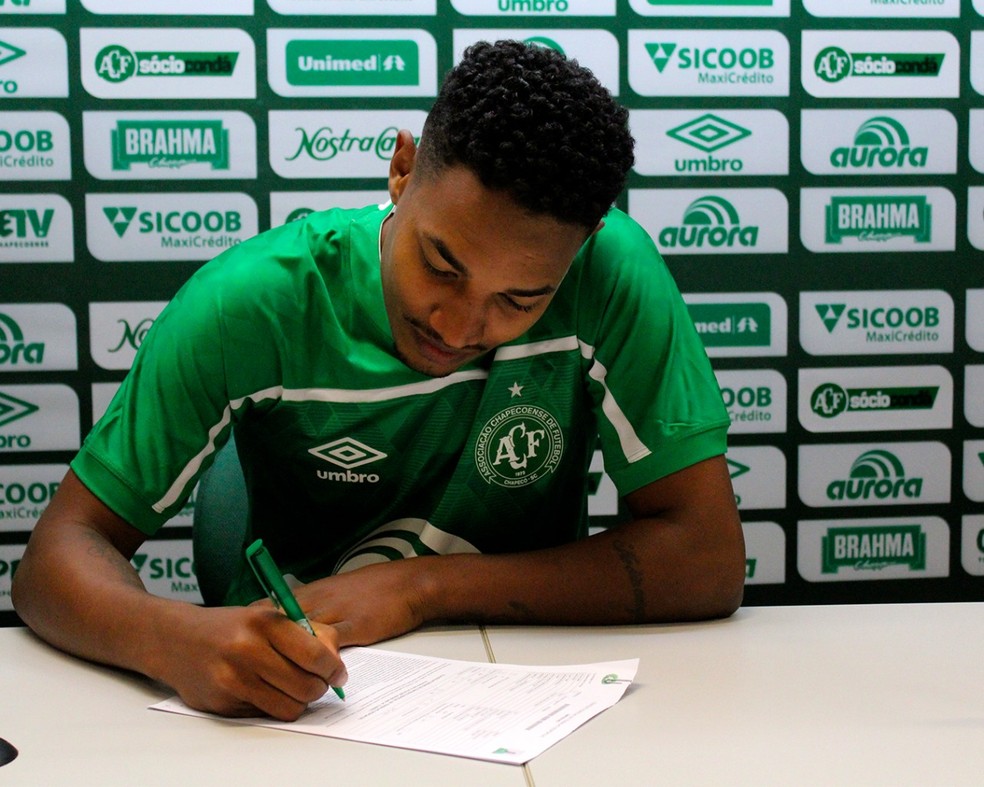 Fernandinho estava no Joinville no primeiro semestre — Foto: Chapecoense/Divulgação