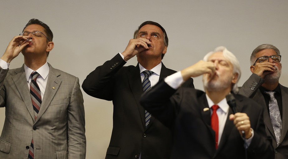 O presidente Jair Bolsonaro em encontro com a frente parlamentar evangélica