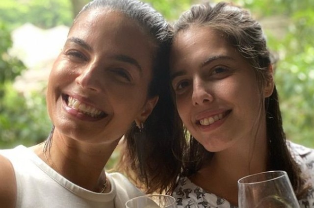 Emanuelle Araújo com a filha, Bruna (Foto: Reprodução)