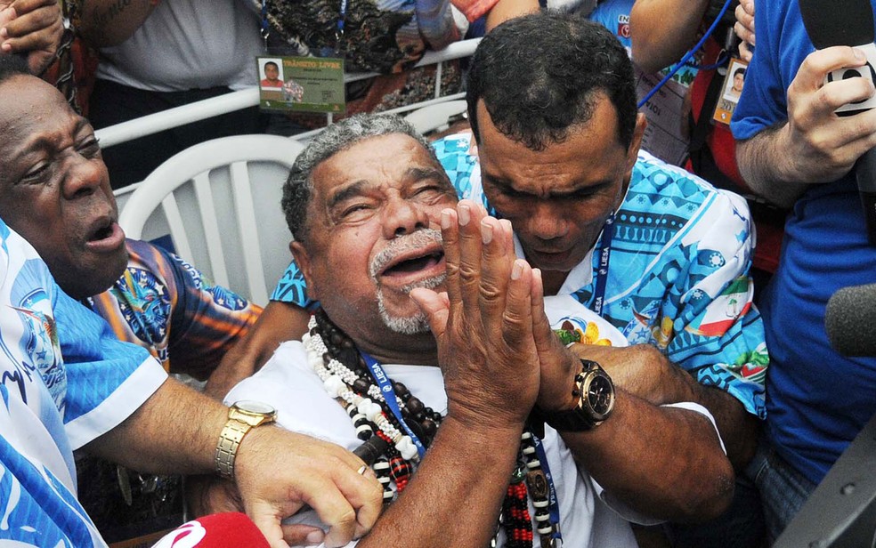 Diretor da comissão de carnaval da Beija-Flor, Laíla comemora resultado — Foto: Alexandre Durão/G1