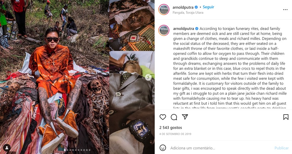 Artista aparece em foto ao lado de cadáveres  — Foto: Reprodução/Instagram