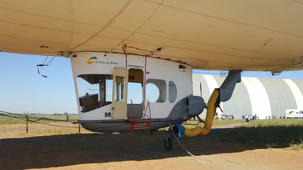 ADB 3-X01 é o primeiro dirigível tripulado produzido na América Latina (Foto: Ana Marin/G1)