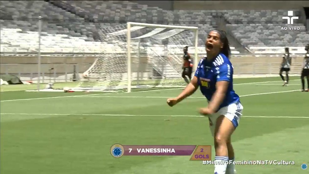 Vanessinha comemora segundo gol no clássico — Foto: Cruzeiro