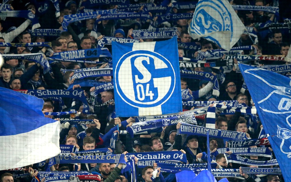 Schalke 04 incentiva sócios a recusarem reembolso dos ingressos ...
