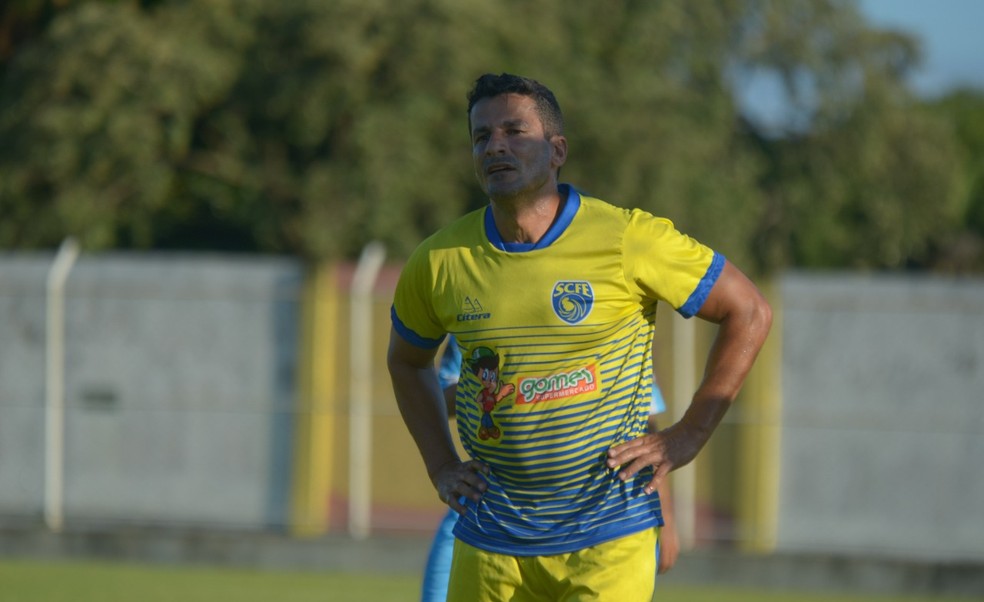 Rômulo Gomes em ação pelo Sampaio Corrêa no jogo-treino mais recente da equipe — Foto: Léo Borges