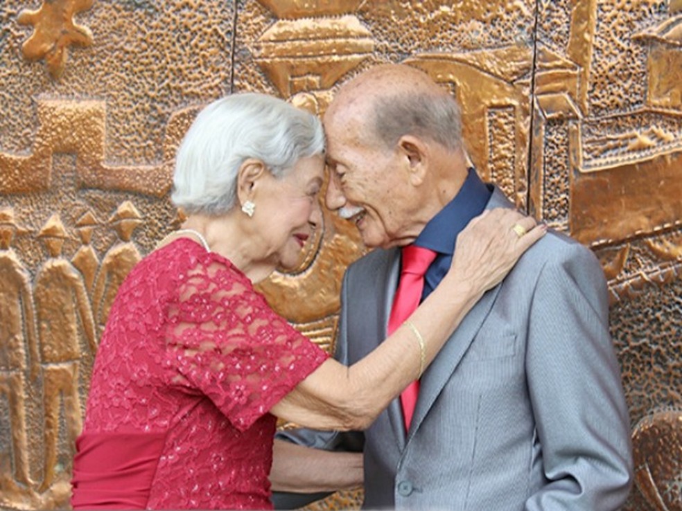 Euro e Maria durante comemoração de 70 anos de casados — Foto: Euro Tourinho/Arquivo Pessoal