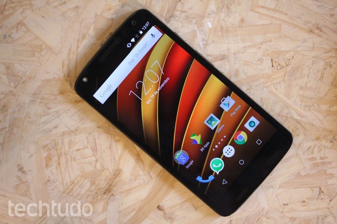 Moto X Force, da Motorola, tem uma tela super-resistente (Foto: Lucas Mendes/TechTudo)