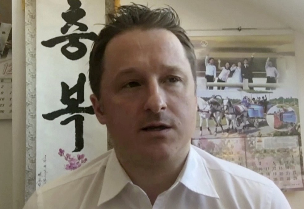 Michael Spavor, então diretor do Paektu Cultural Exchange, fala durante uma entrevista por Skype em Yanji, na China, em 2 de março de 2017. Empresário canadense foi condenado a 11 de prisão por espionagem em 11 de agosto de 2021. — Foto: AP
