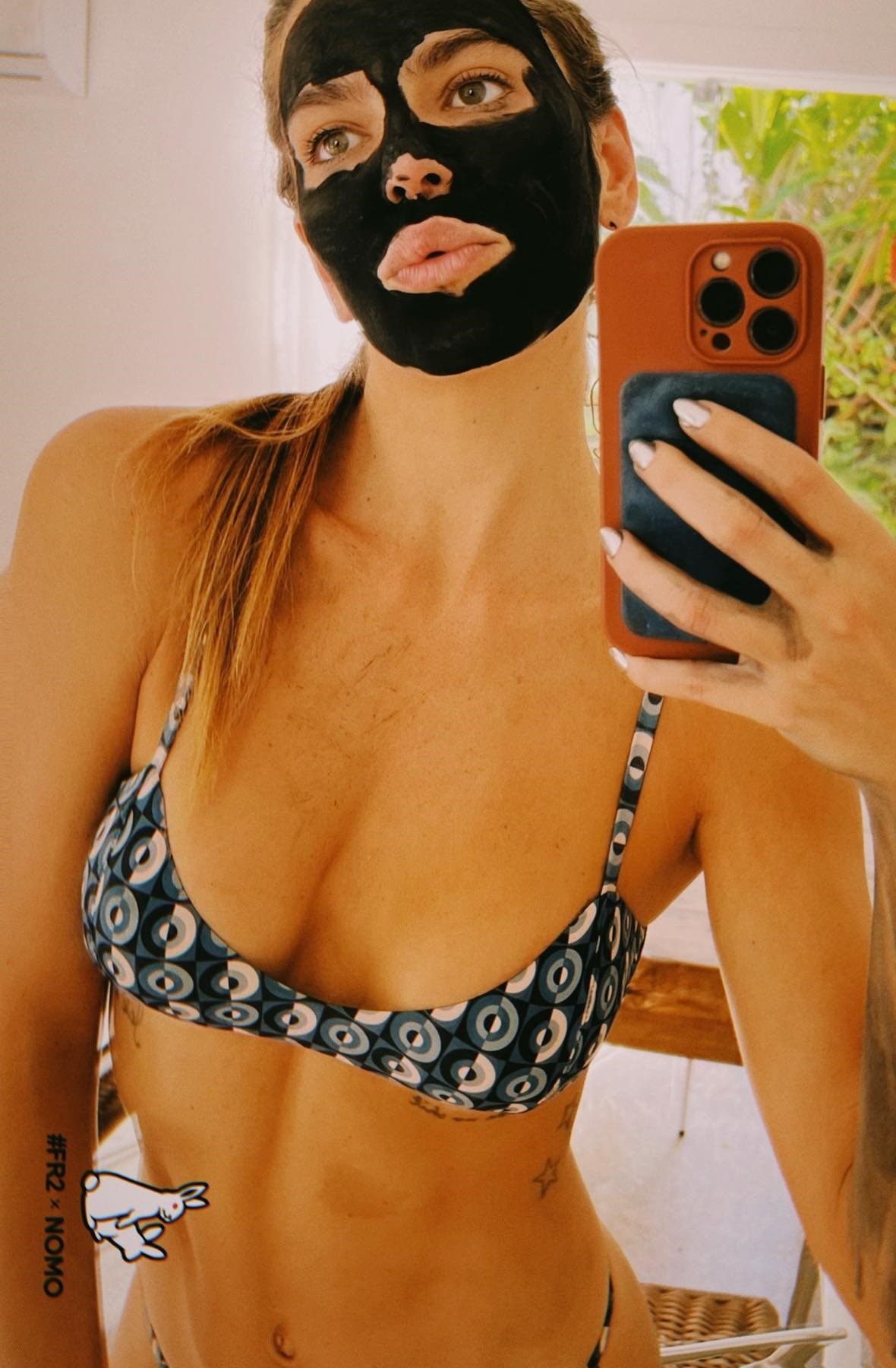 Mariana Goldfarb cuida da pele facial com máscara de tratamento (Foto: Reprodução/Instagram)