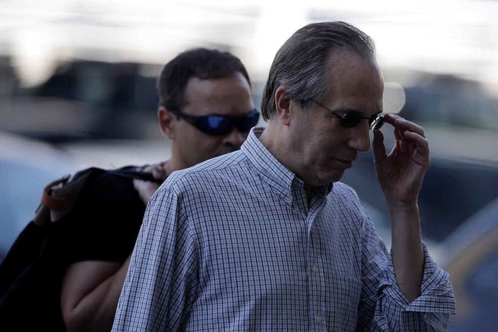 O ex-diretor de operações do comitê Rio-2016 Leonardo Gryner chega na sede da Polícia Federal após ser preso no Rio de Janeiro (Foto: Bruno Kelly/Reuters)