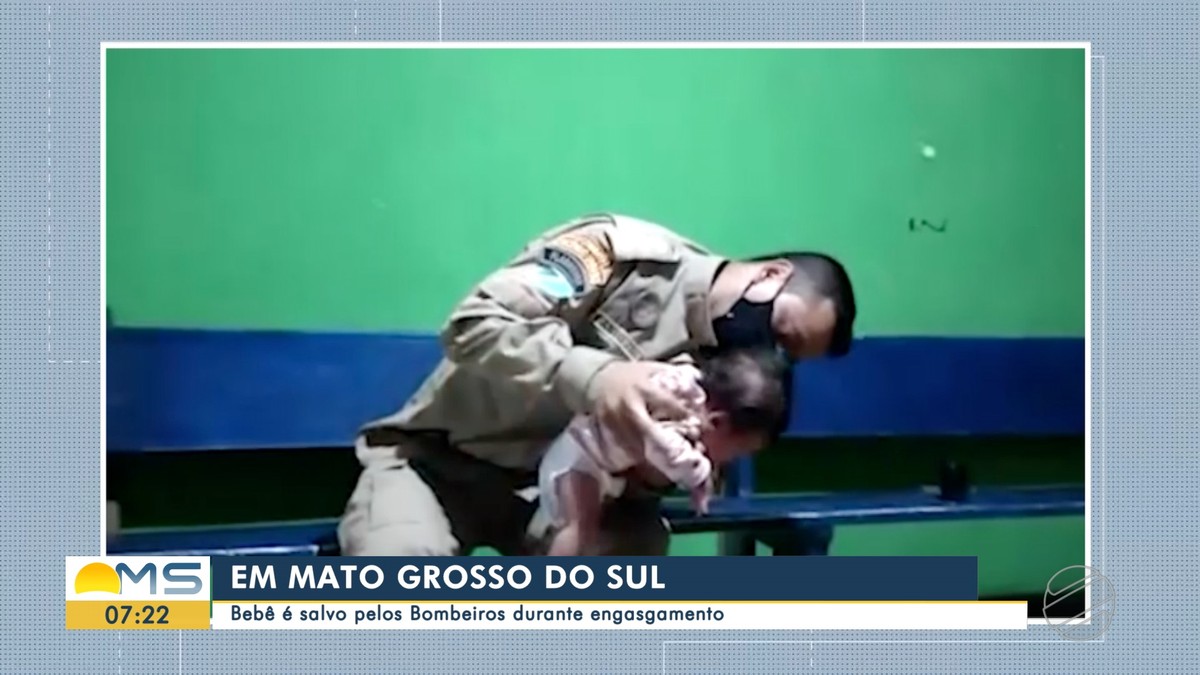 Bebê engasga com leite materno e é salvo por bombeiros ’em questão de