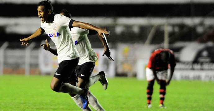 gol Corinthians Copinha (Foto: Marcos Ribolli / Globoesporte.com)
