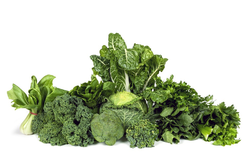 Vegetais verde-escuros, como brócolis e couve, são ricos em nutrientes com ação antioxidante — Foto: Istock