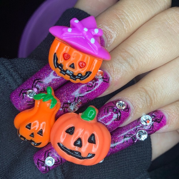 Unhas de Halloween  (Foto: Reprodução/ Instagram Laysa Cazares/ @nailbruja)