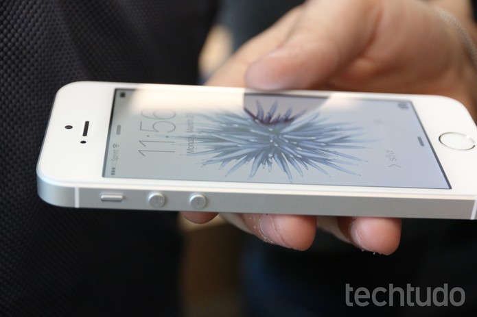 iPhone Se é um top de linha numa tela pequena (Foto: Thássius Veloso/TechTudo)