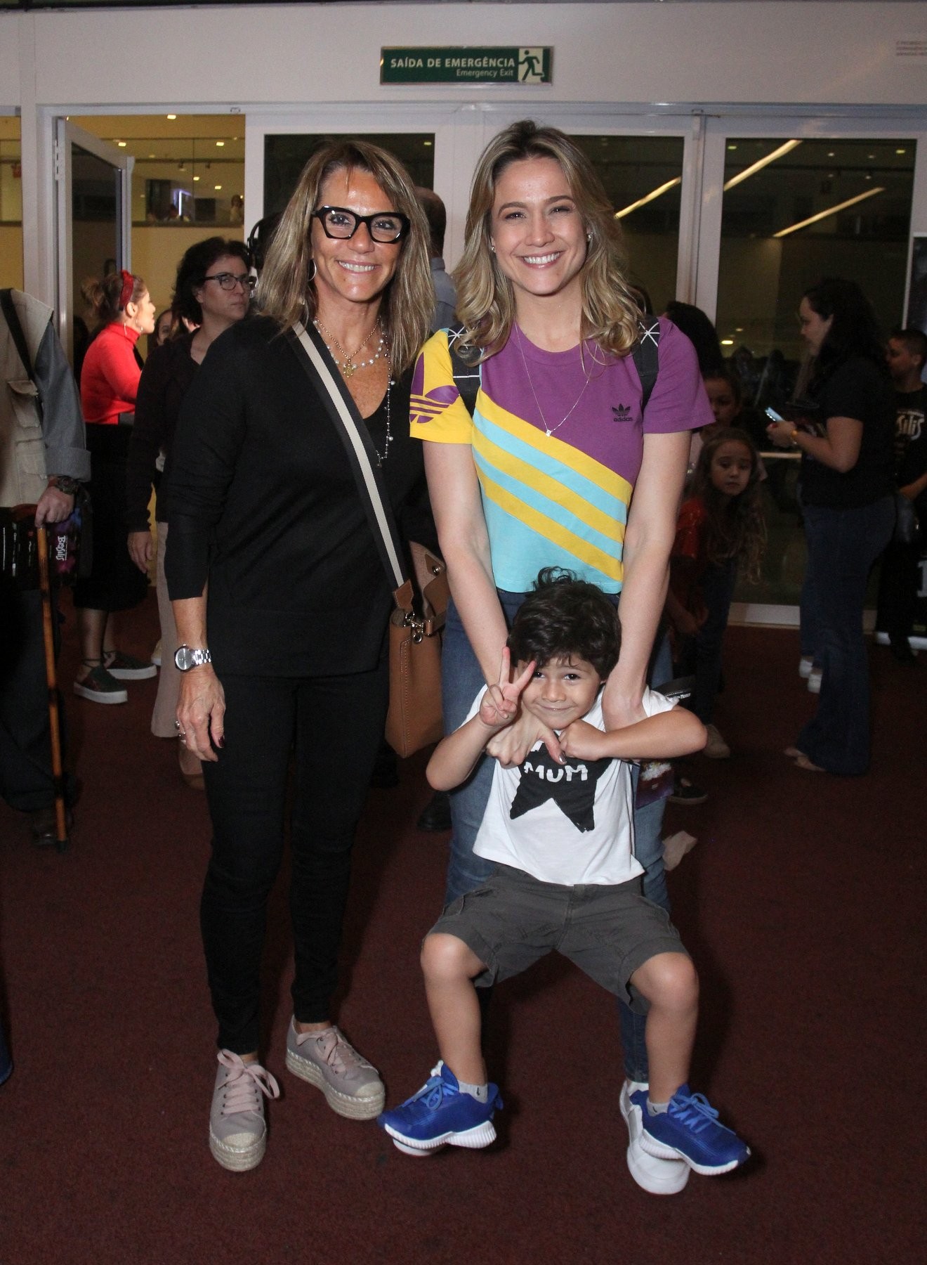 Fernanda Gentil com a mãe, Martha, e o filho Gabriel (Foto: Thyago Andrade/Brazil News)