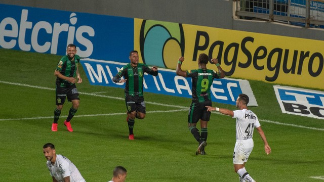 Gol do América-MG contra o Santos