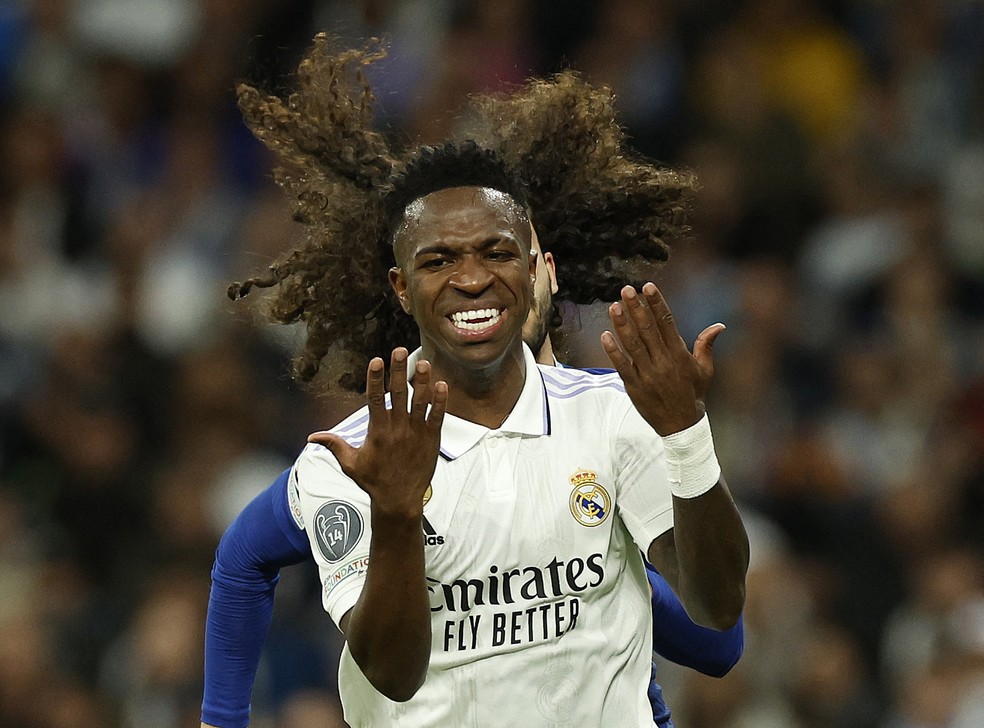 Vinicius Junior em a&ccedil;&atilde;o pelo Real Madrid contra o Chelsea &mdash; Foto: Albert Gea/Reuters