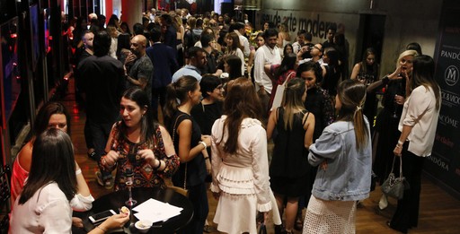 Marie Claire recebe convidados em festa no MAM (Museu de Arte Moderna), em São Paulo