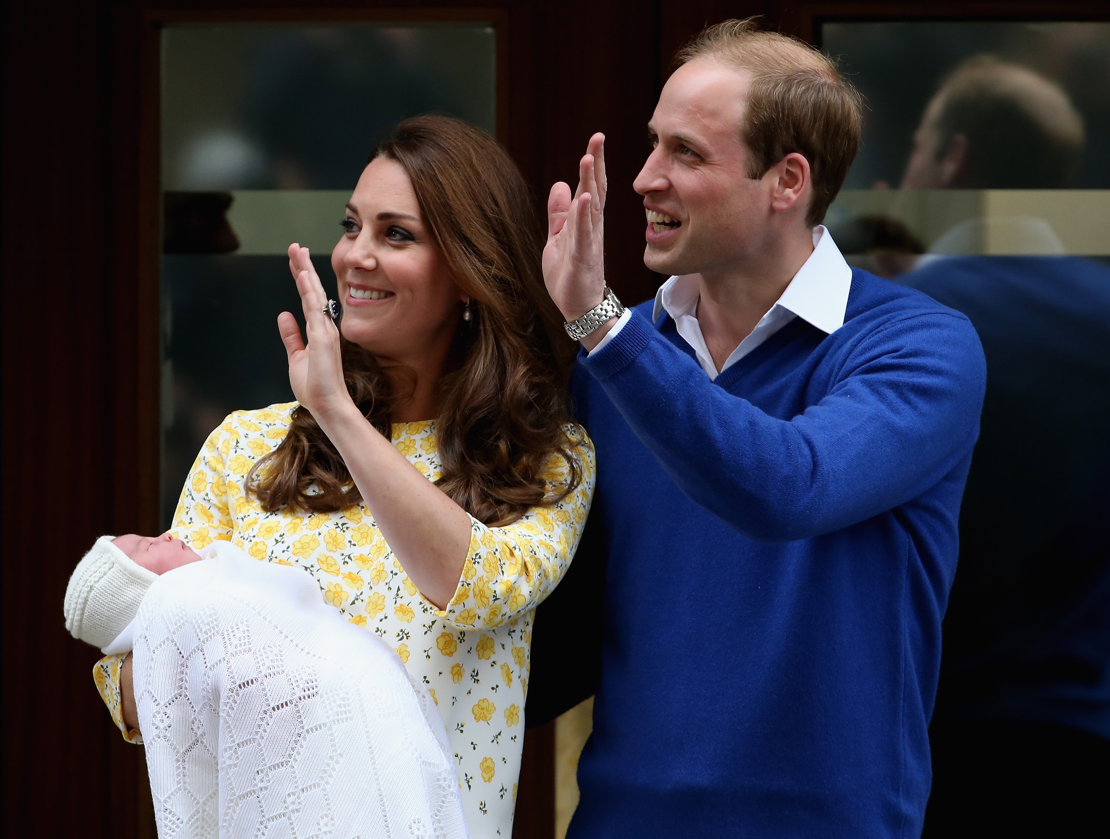Kate Middleton e Príncipe WIlliam com a princesa  (Foto: Getty Images)
