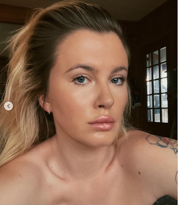 A modelo Ireland Baldwin, filha do ator Alec Baldwin e da atriz e modelo Kim Basinger (Foto: Instagram)