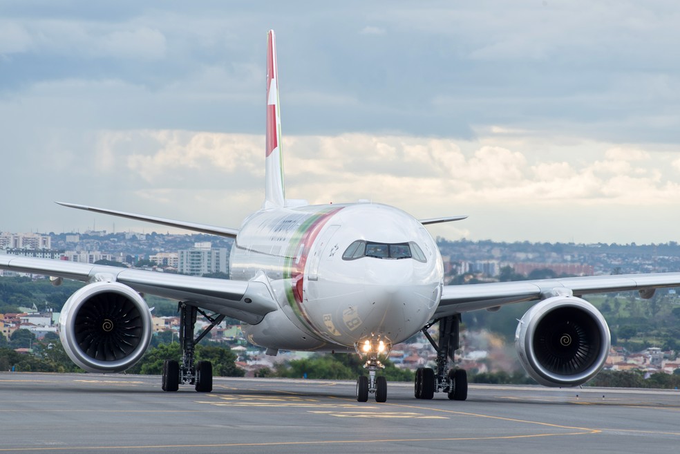 Avião da companhia aérea TAP em Brasília — Foto: Inframerica/Divulgação