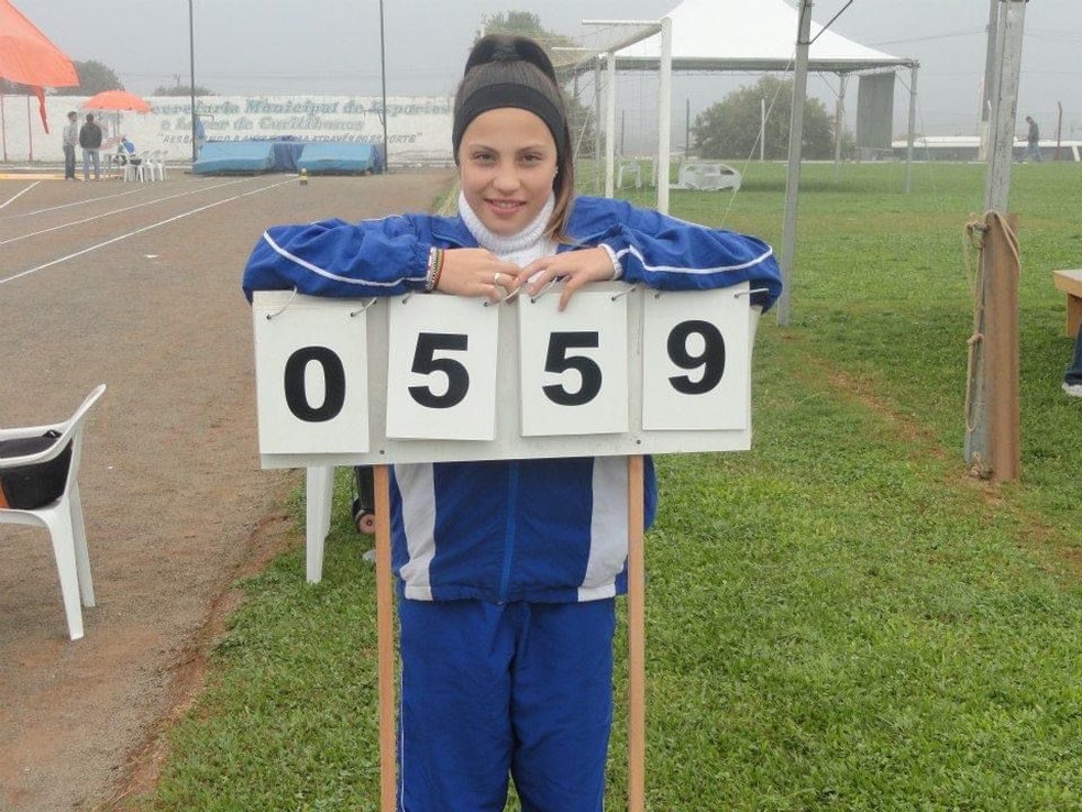 Letícia Oro Melo em 2012 no campeonato estadual em que bateu o recorde, aos 13 — Foto: Arquivo Pessoal
