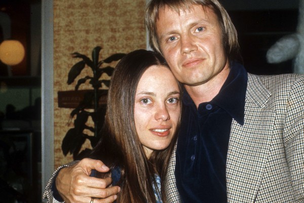 Jon Voight e Marcheline Bertrand, os pais da atriz Angelina Jolie (Foto: Getty Images)