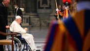 Papa Francisco renova Vaticano em direção à 'periferia'