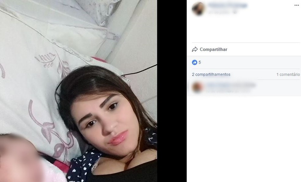 Elisandra Vitória Cássia de Oliveira, de 20 anos, morreu após ser esfaqueada em churrasco (Foto: Reprodução/Facebook)