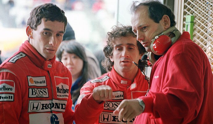 Ayrton Senna e Alain Prost com Ron Dennis em 1988 (Foto: AFP)