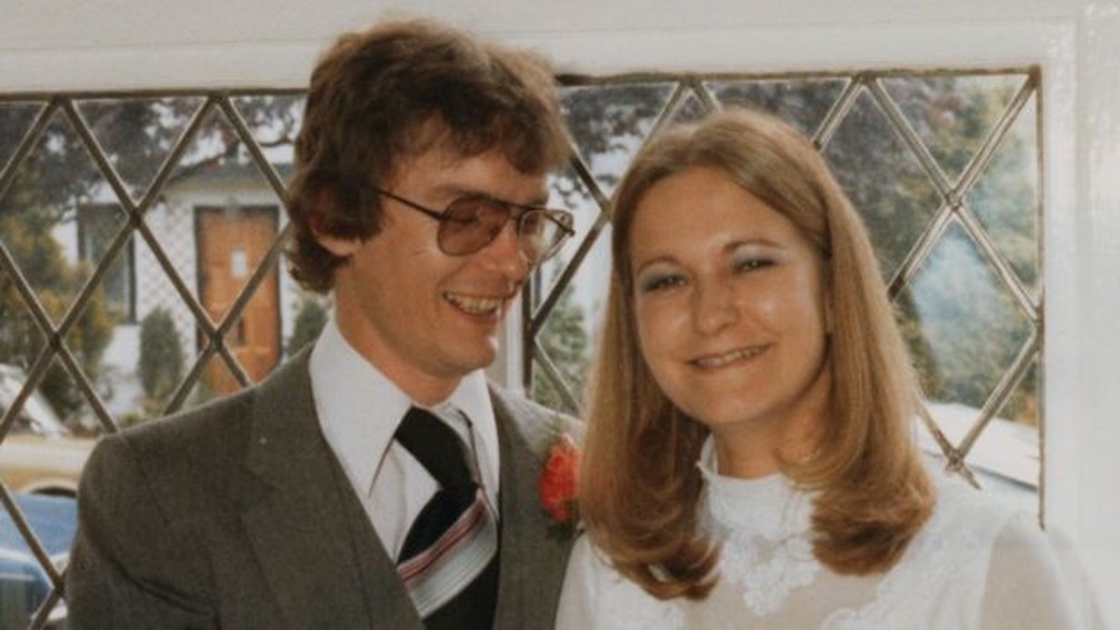 Sally conheceu Richard quando ela tinha 15 anos — Foto: Arquivo pessoal/via BBC