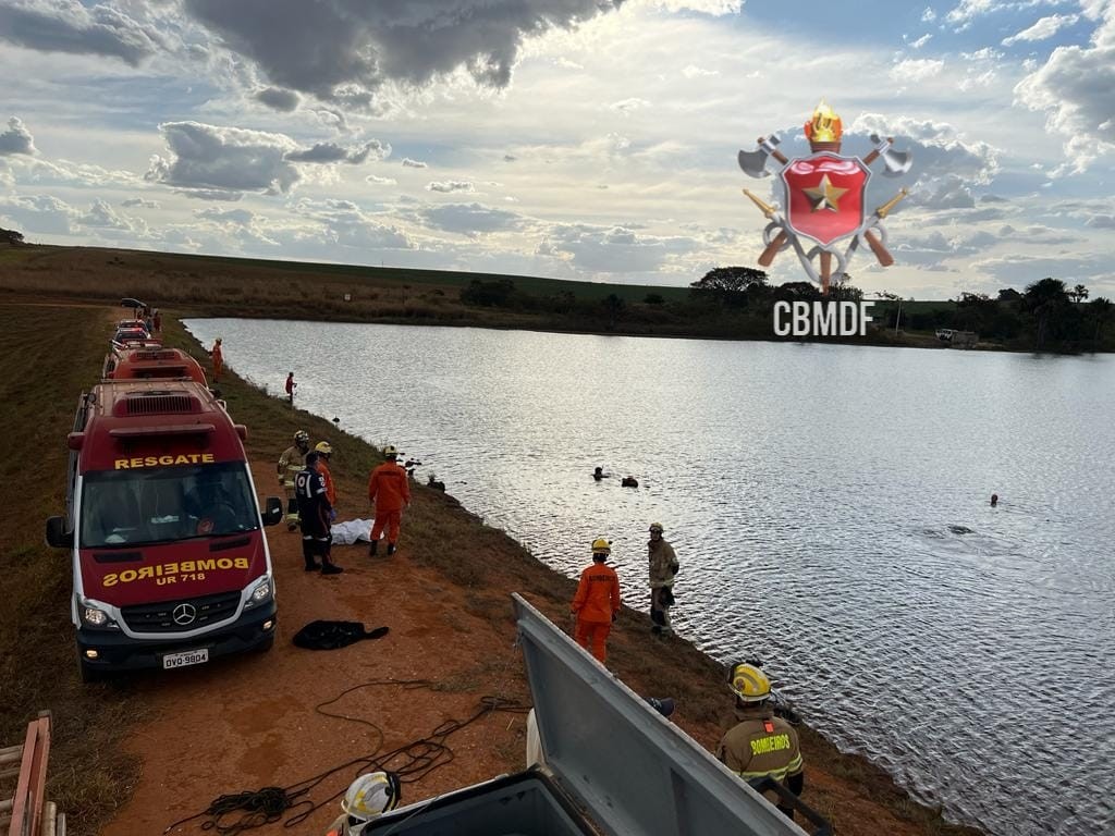 Crianças que morreram afogadas após carro cair em lago no DF eram de Goiás e passaram o dia se divertindo com a família