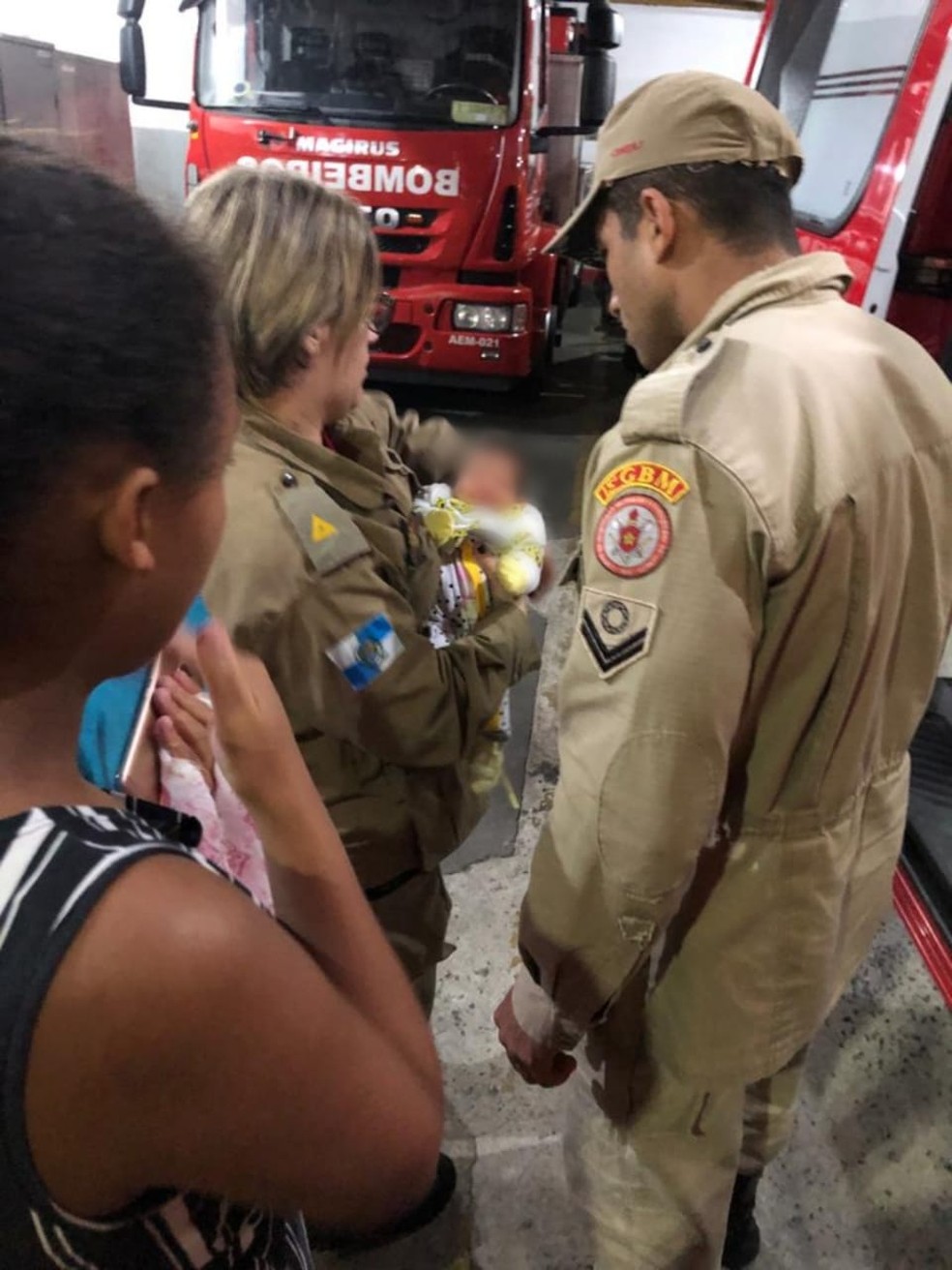 Bebê de 15 dias é salvo pelos bombeiros depois de se engasgar em Petrópolis, no RJ — Foto: Divulgação/Corpo de Bombeiros