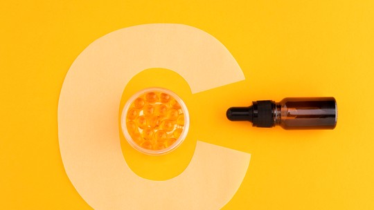 Conheça os benefícios da Vitamina C e saiba como incluir na rotina de cuidados