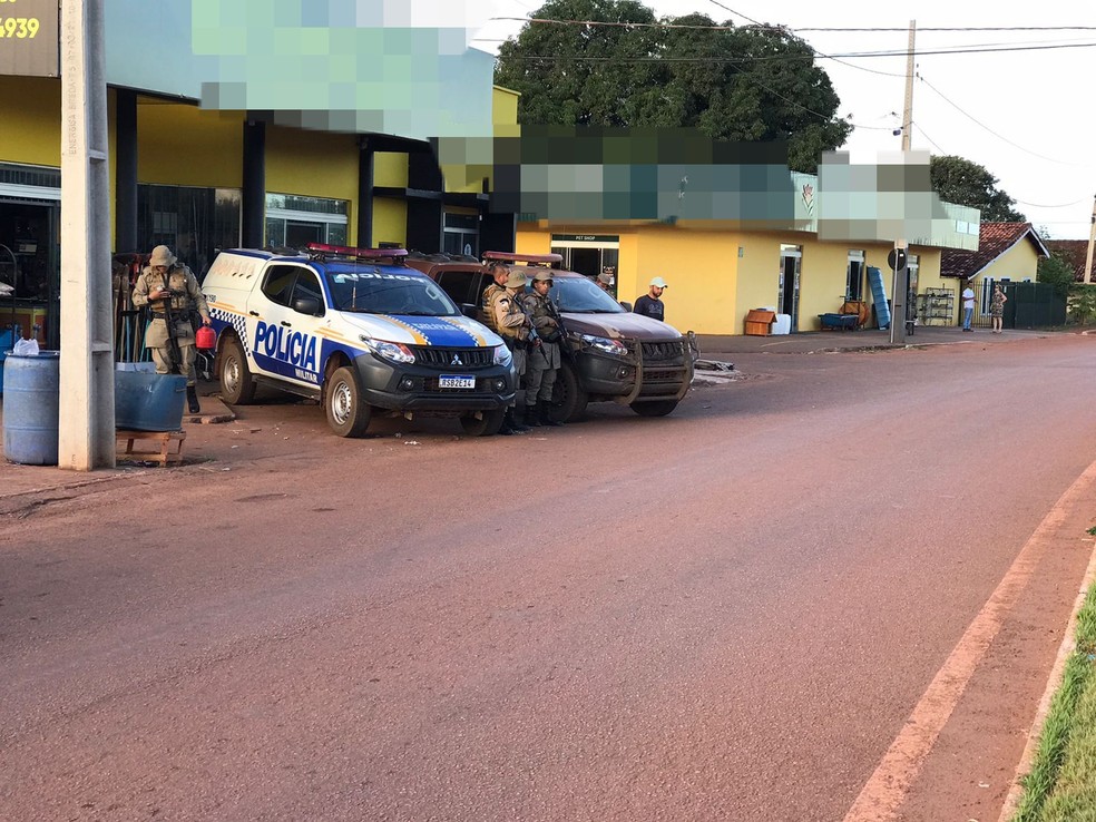Policiais da Operação Canguçu estão na cidade de Marianópolis — Foto: Ana Paula Rehbein/TV Anhanguera