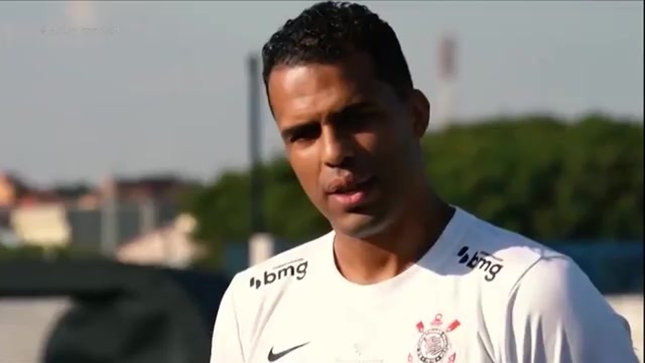 Fernando Lázaro faz mudanças e Corinthians vence três seguidas
