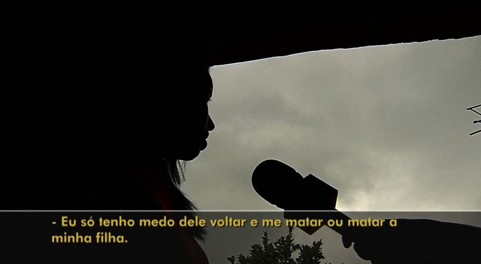 Mulher de 22 anos diz que não consegue mais dormir pro conta do medo de eventual vingança do ex  — Foto: Reprodução/TV TEM