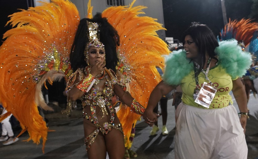 Mayara Lima, princesa do Paraíso do Tuiuti, chega atrasada ao desfile — Foto: Marcos Serra Lima/g1