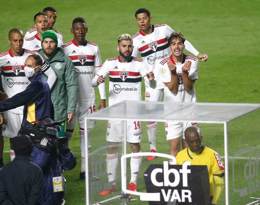 Sao Paulo Teve Sete Lances Revisados Pelo Var Em 14 Jogos Do Brasileirao Veja Lista E Videos Sao Paulo Ge