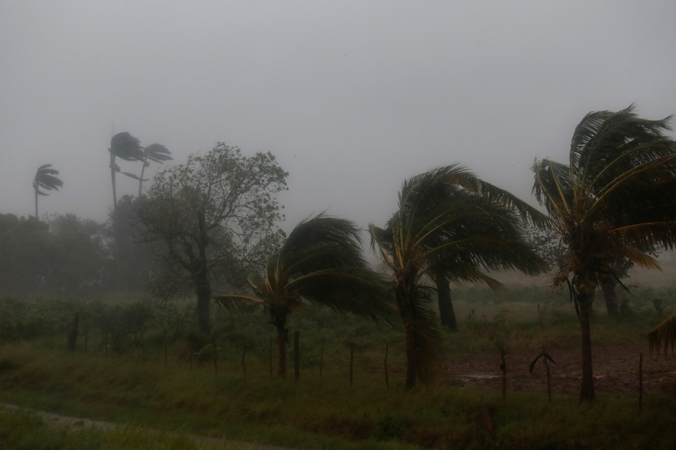 Furacão Ian traz ventania e chuvas fortes à província de Pinar del Río, em Cuba, no dia 27 de setembro de 2022 — Foto: Stringer/Reuters