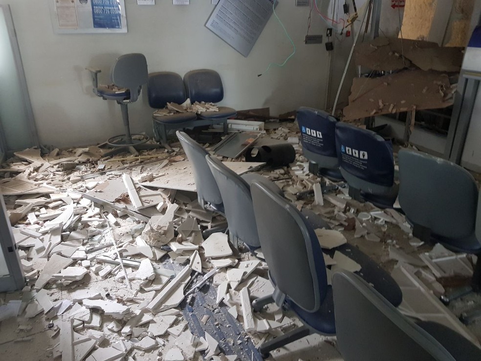 Ag&ecirc;ncia da Caixa Econ&ocirc;mica foi alvo de bandidos em Itamarac&aacute;, no Grande Recife, (Foto: Divulga&ccedil;&atilde;o/PF)