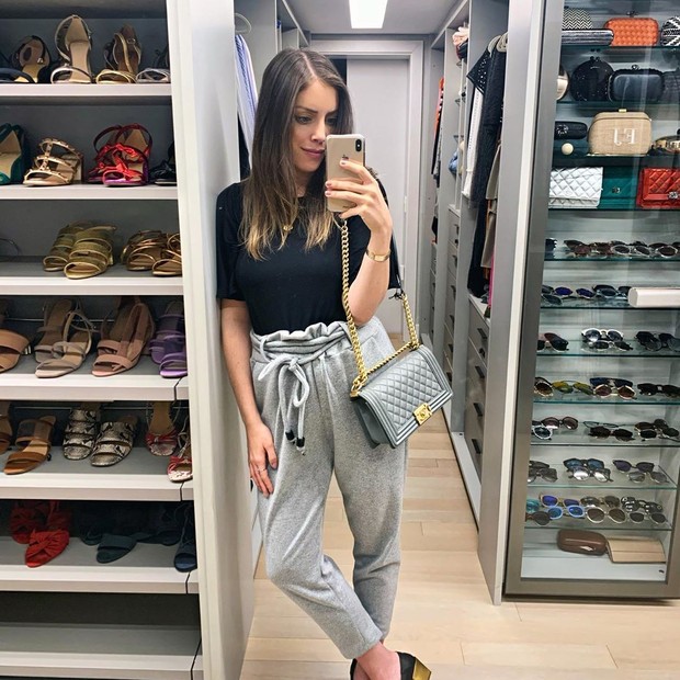 Fabiana Justus mostra look do dia e closet impressiona (Foto: Reprodução/Instagram)